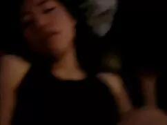 Linda chica asiática ...