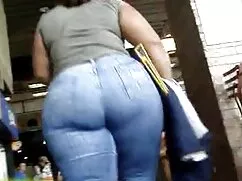 Una chica de tetas f ...