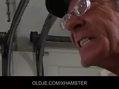 El hombre de anteojo ...