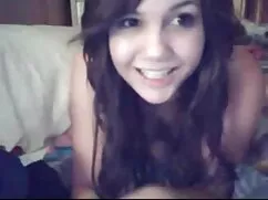 Una chica con un pie ...