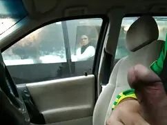 Un hombre gime calie ...