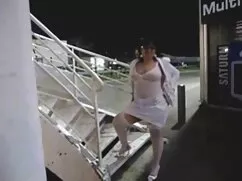 Un tipo mayor le dio ...